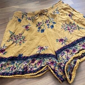 Angie boho drawstring mustard short